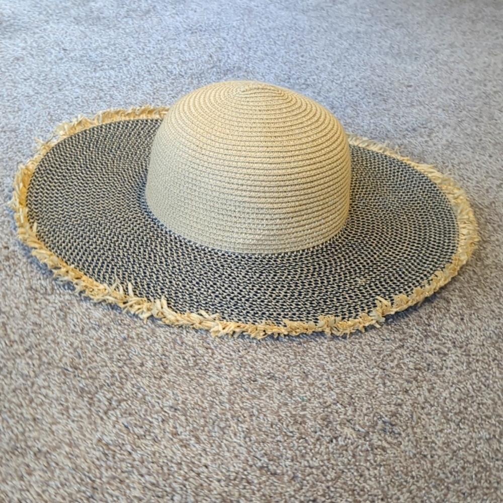 Lulu's Summer Straw Hat